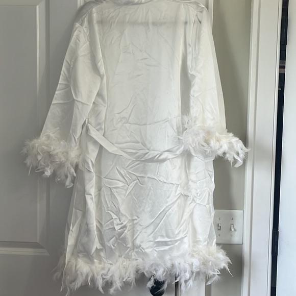 Bride Feather Trim Robe - Picture 3 of 3
